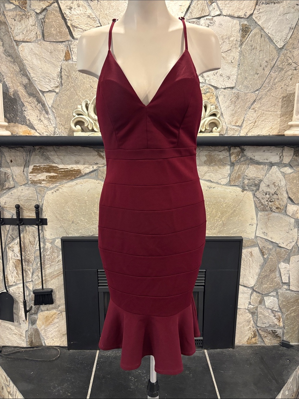 Classic Burgundy Spaghetti-Strap Mermaid Dress from Emerald Sundae